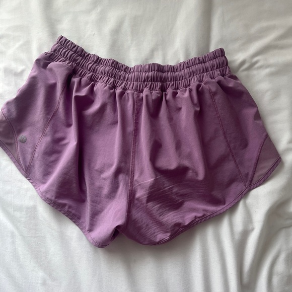 Lululemon Jubilee Hotty Hot 2.5” - Picture 6 of 8